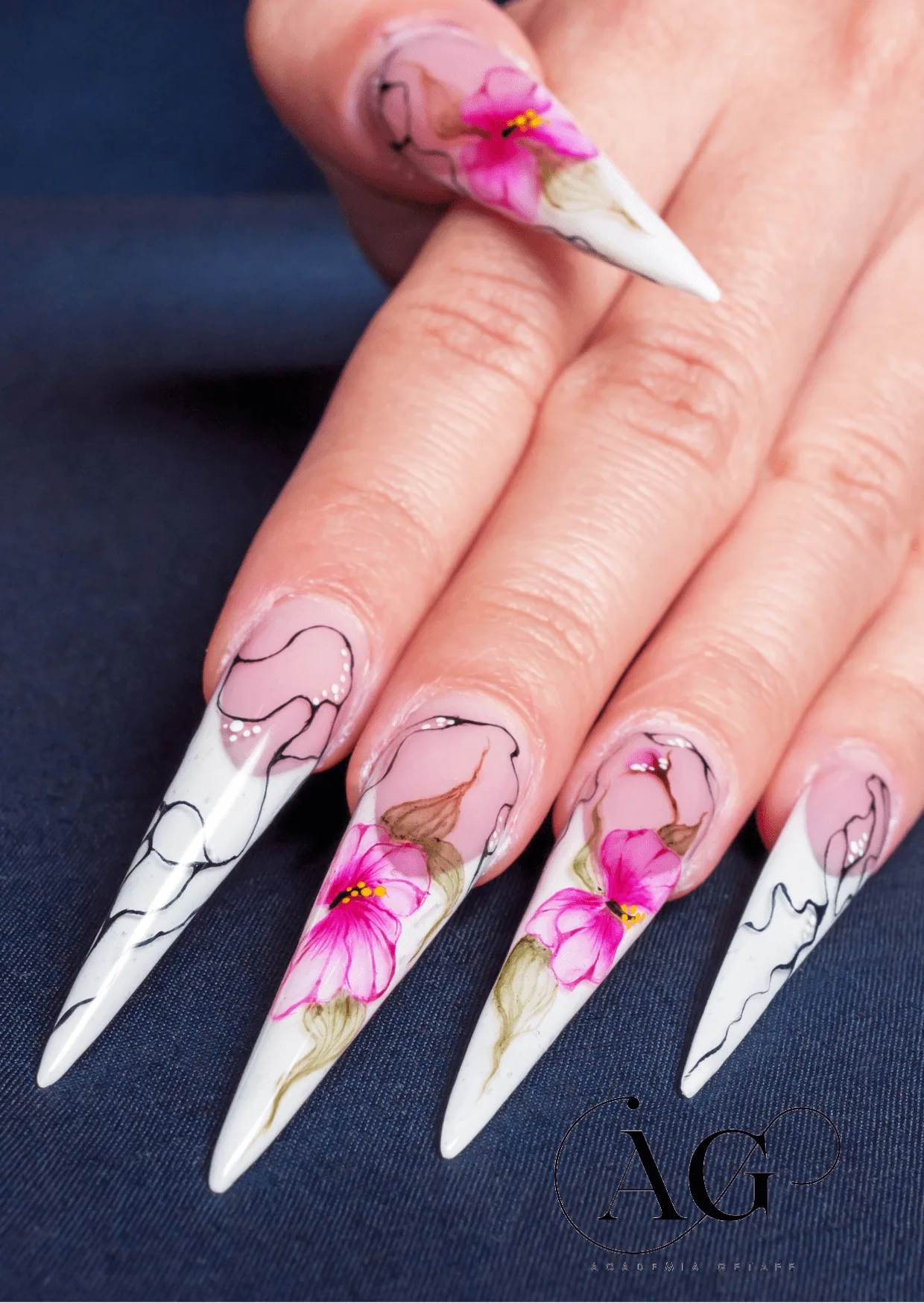 Curso Online de diseño mano alzada/Art Nails en Madrid